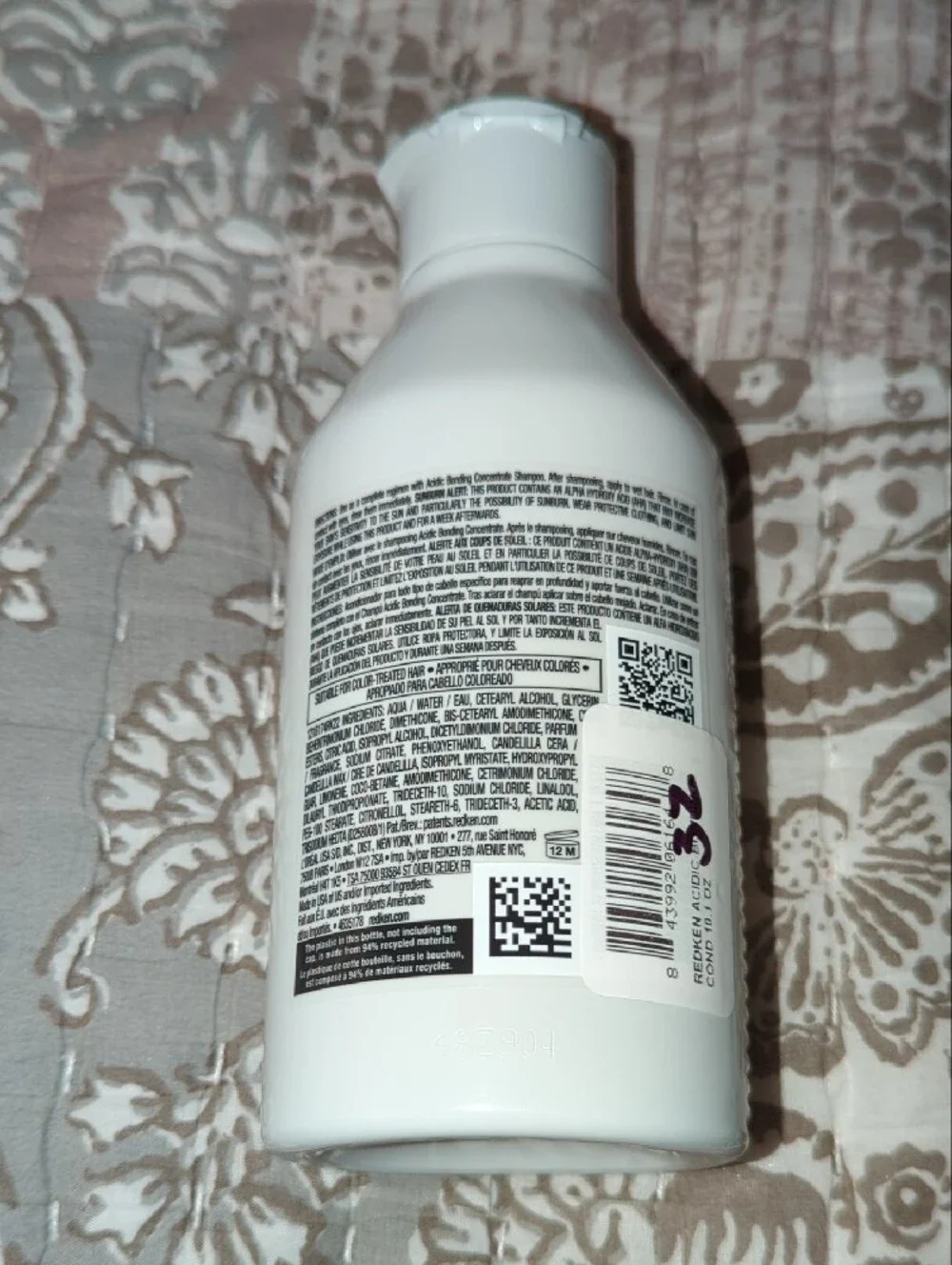 Redken Acidic Bonding Concentrate Conditioner - White